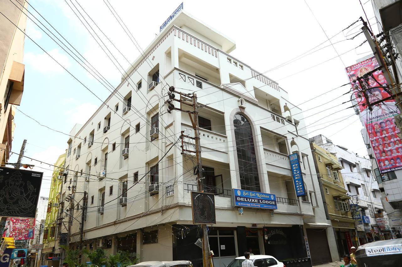 Sri Sai Krishna Deluxe Lodge Hyderabad Exterior photo